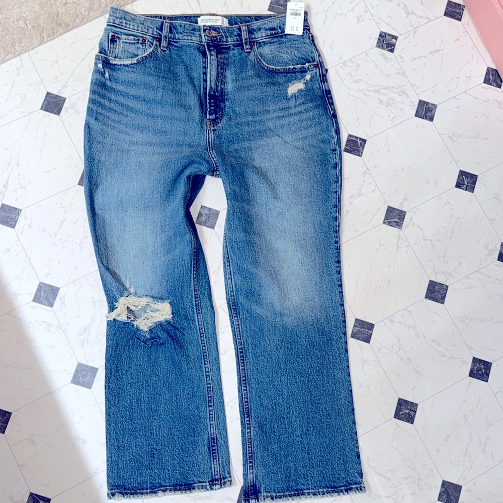 NWT 31  Abercrombie ULTRA HIGH RISE kick flare jean STRETCH VINTAGE DENIM
